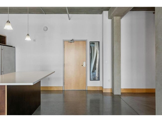 Photo - 345 N 6th Ave Unidad 406