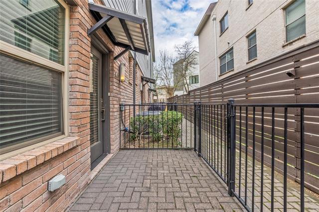 Photo - 6051 Ross Ave Unidad 130