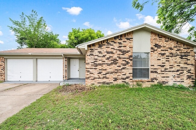 Building Photo - 6301 Sunnybrook Dr