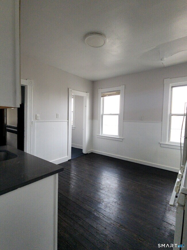 Photo - 93 Baldwin St Unit 2