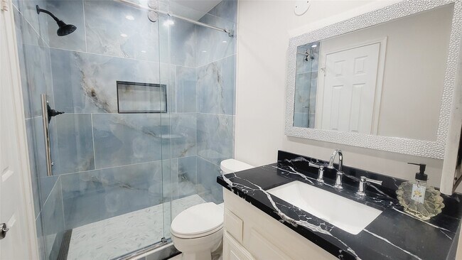 Building Photo - 16002 Maple Acres Ct