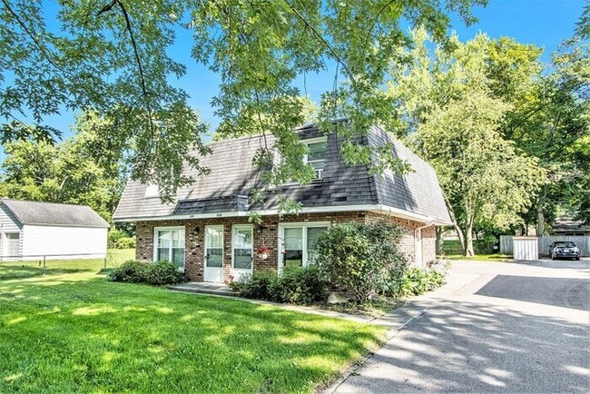 Photo - $1250 /2-bedr/1.5 bath town house duplex; tenant pays only electric (Kalamazoo)