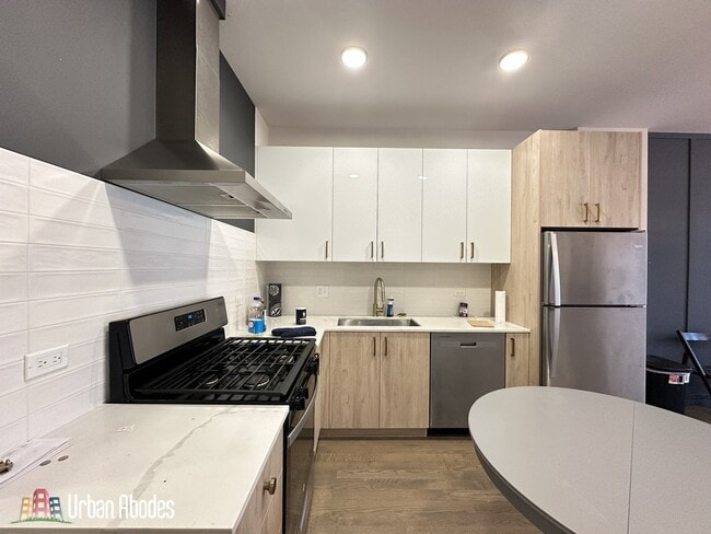 Photo - 841 N Mozart St Unit 1