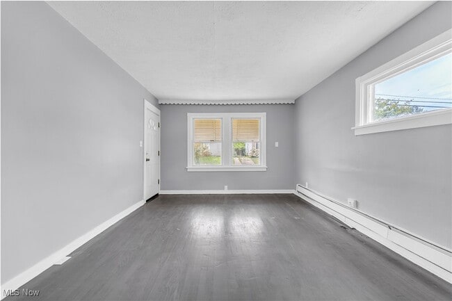 Photo - 12518 Erwin Ave