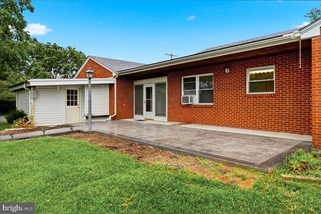 Building Photo - 3044 N Frederick Pike