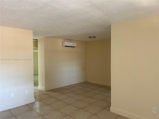 Photo - 1511 NE 8th St Unit 11
