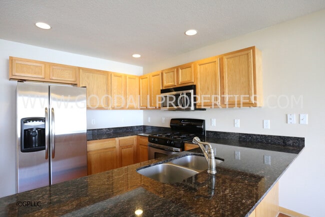 Photo - 3-Bedroom, 2.5-Bath Home in Urbandale with Attached 2-Car Garage