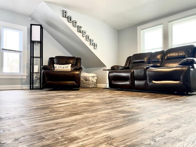 Italian Leather Furniture (Reclining) - 1719 Post Ave Unit Upper