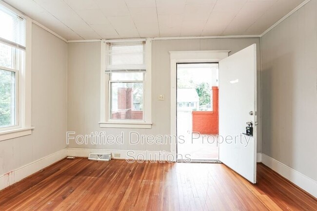 Photo - 909 Rich Ave