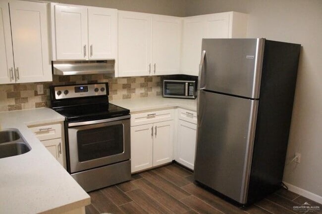 Photo - 2204 Camellia Ave