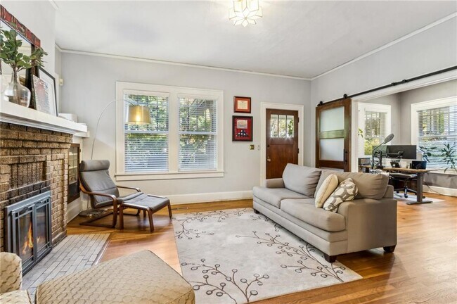 Photo - 901 Adair Ave NE