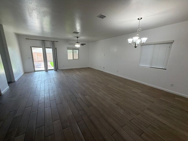 21391 W Monte Vista Rd