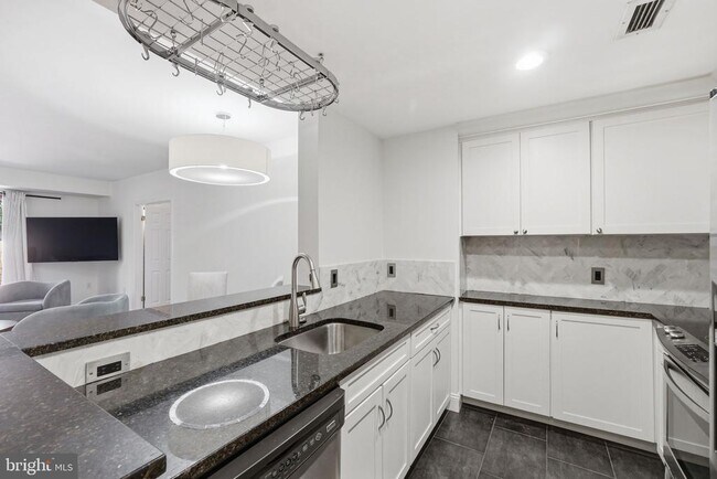 Photo - 2301 N St NW Unit 101