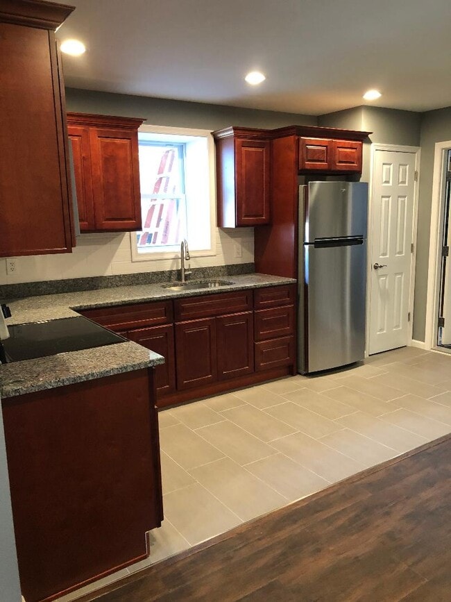 Building Photo - 208 2nd St Unit 1 Rental