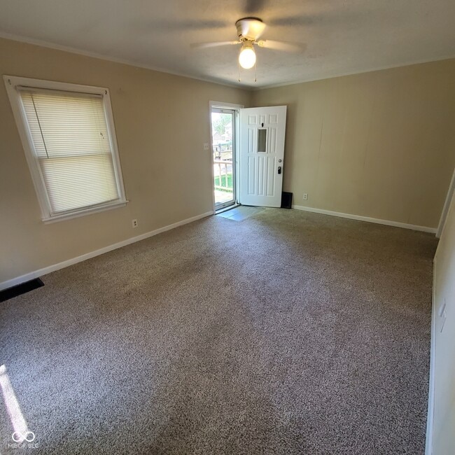 Photo - 4721 Rookwood Ave