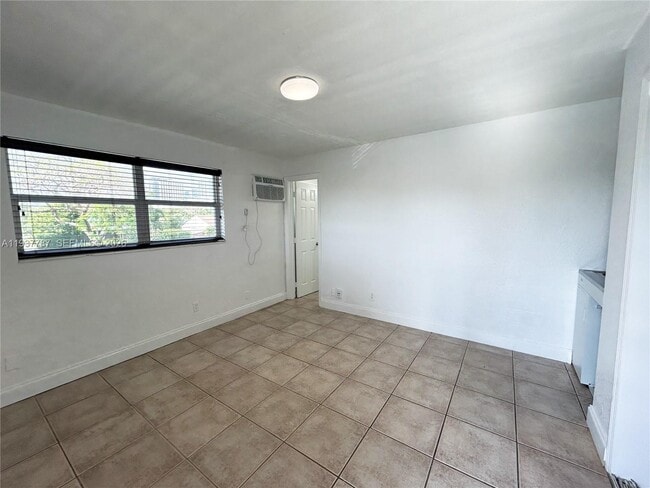 Photo - 715 NE 6th St Unit 12