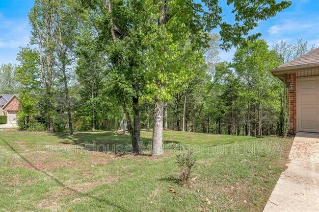 Photo - 28 Latshaw Dr