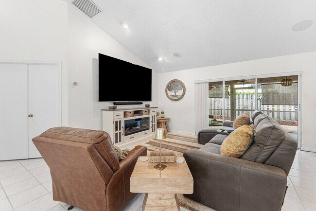 12842 Meadowbend Dr