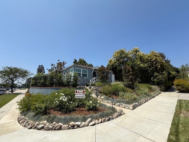 Photo - 1002 N Glenoaks Blvd