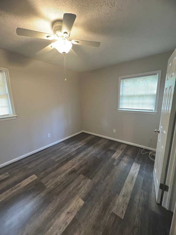 Photo - 2220 Mahan Dr