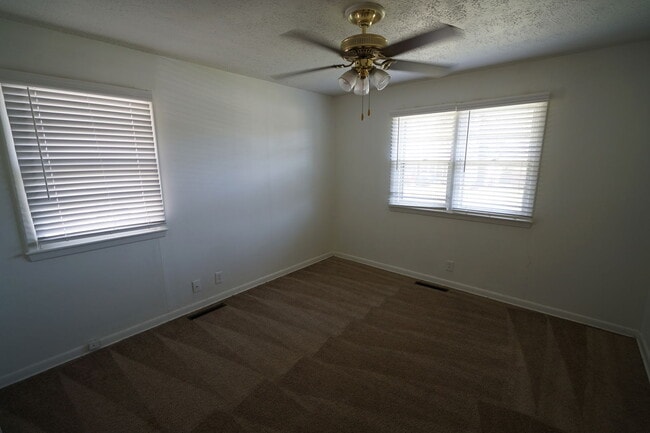 Photo - 2020 Stratford Rd