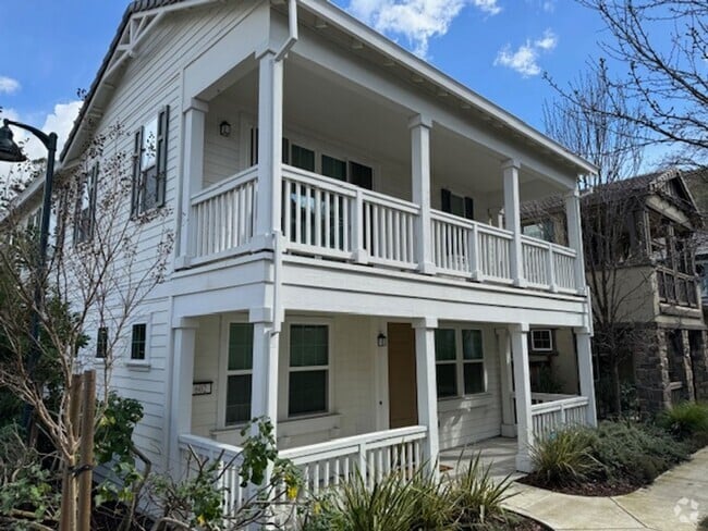 Building Photo - Beautiful 2 story home in Walnut Creek