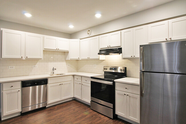 1 Bedroom - 421 S. Elmwood Ave. Apartments