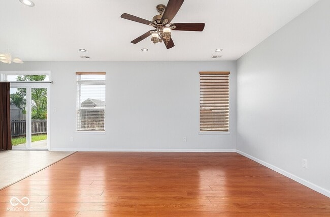 Photo - 4570 Matthew St