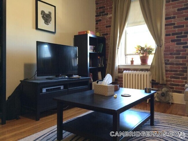 Building Photo - 1622 Massachusetts Ave Unit 12A Rental