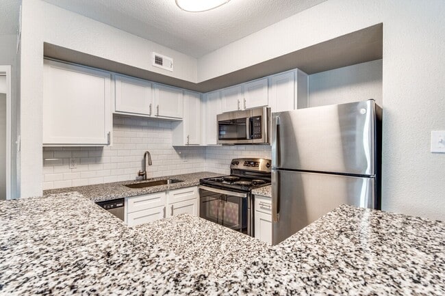 Building Photo - Peaceful Living in Champions — 2 Bed Deal ... Unit CSGN Rental