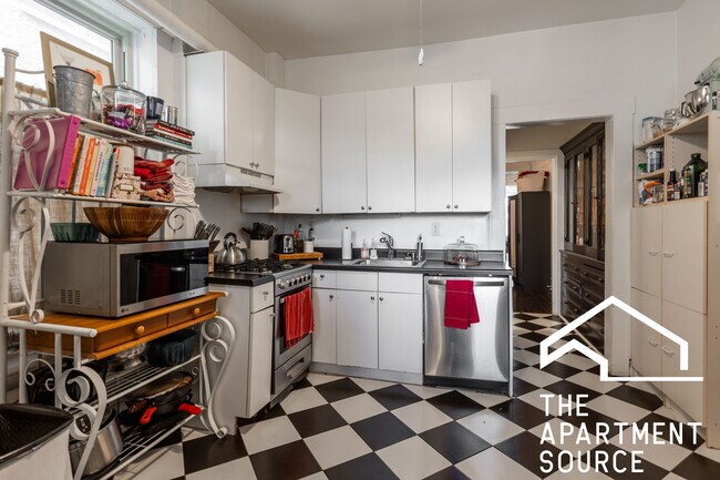 Photo - 2465 N Lincoln Ave Unit 3