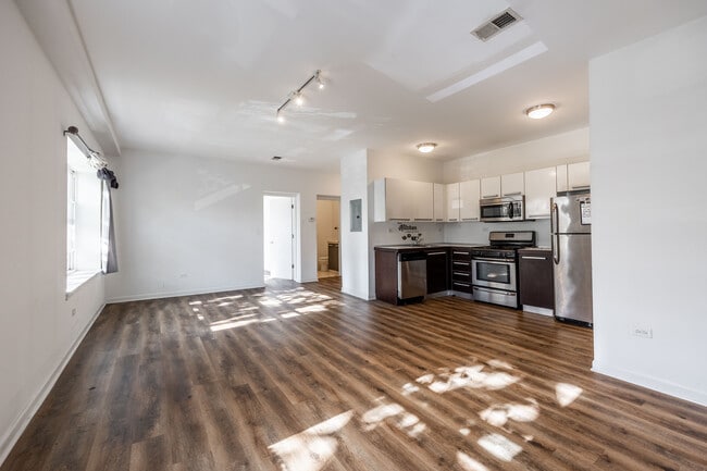 Photo - 1542 W Glenlake Ave Unit 2