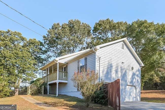 Photo - 16 Fairfield Way SW