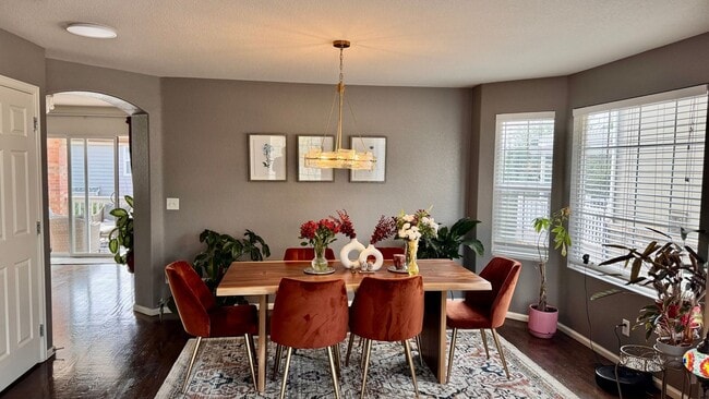 Photo - 2208 Buttercup St