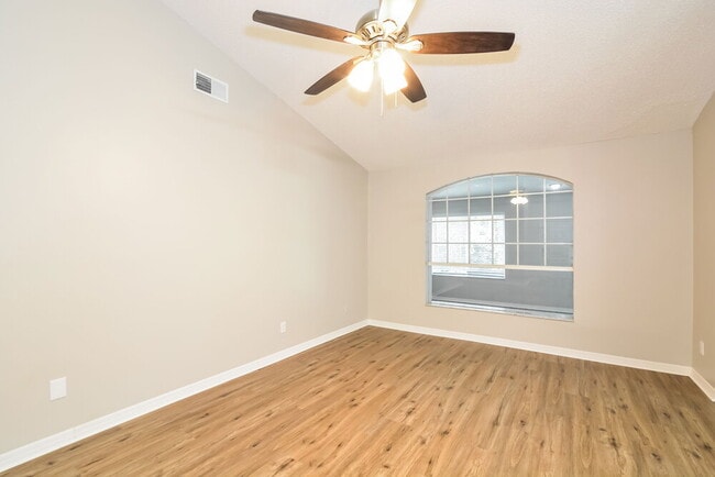 Photo - 2156 Pimlico St