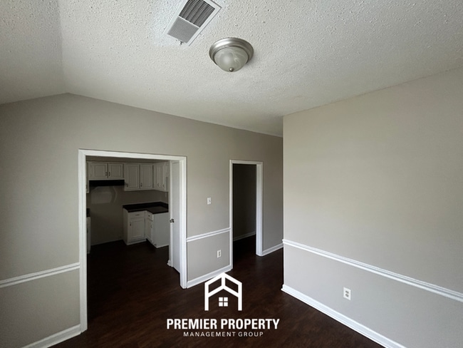 Photo - Charming 3BR/2BA Home in 38125 | Vaulted Ceilings, Built-ins & 2-Car Garage