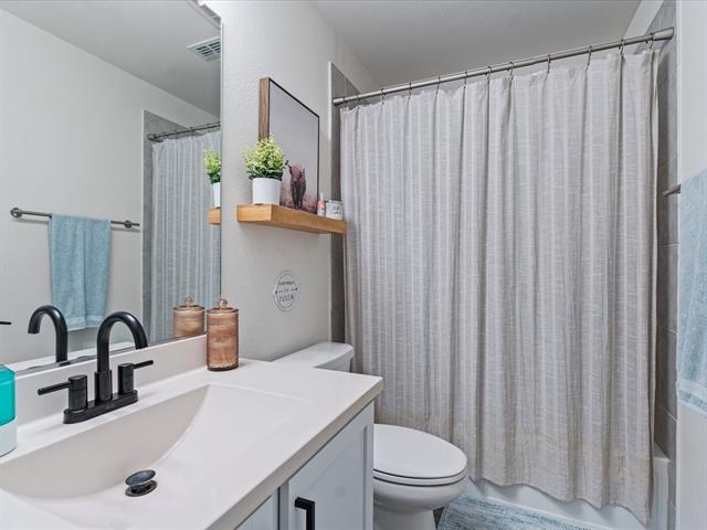 Photo - 6202 Halton Dr.