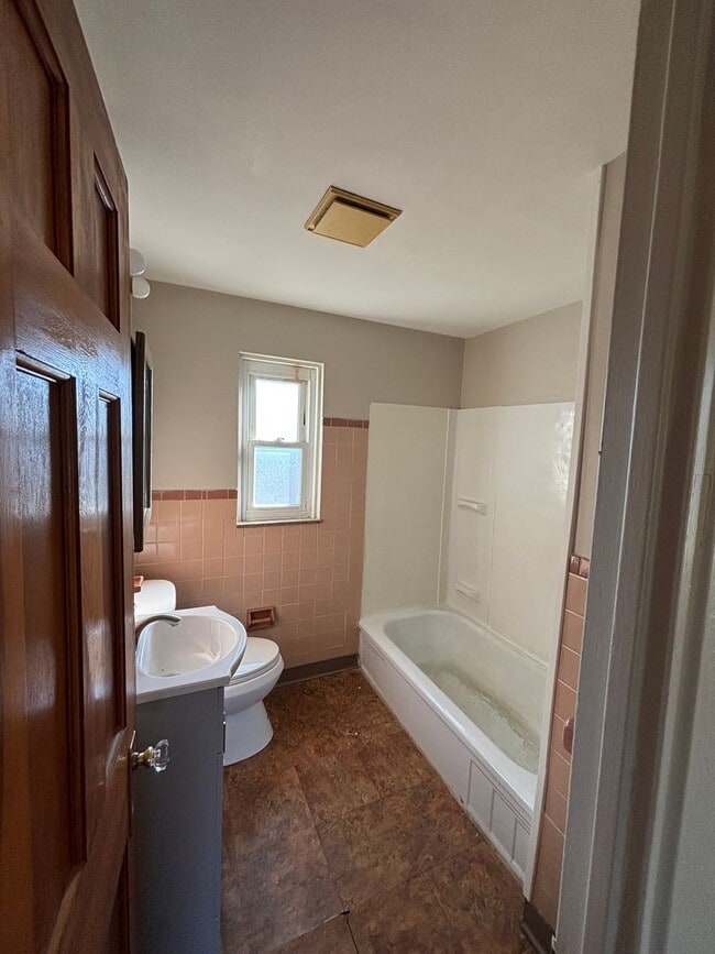 Photo - 20920 Morris Ave