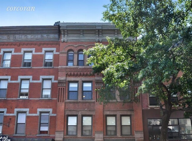 Building Photo - 686 Grand St Rental
