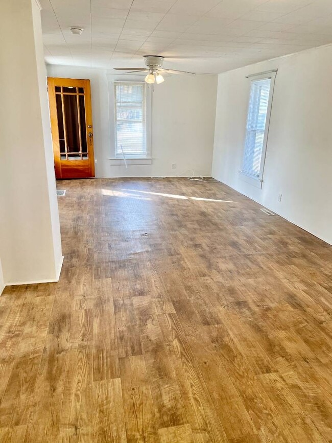 Photo - 1623 Cedar St