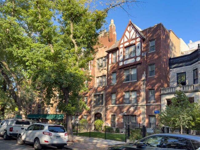 Photo - 653 W Wrightwood Ave Unidad 201 Rental
