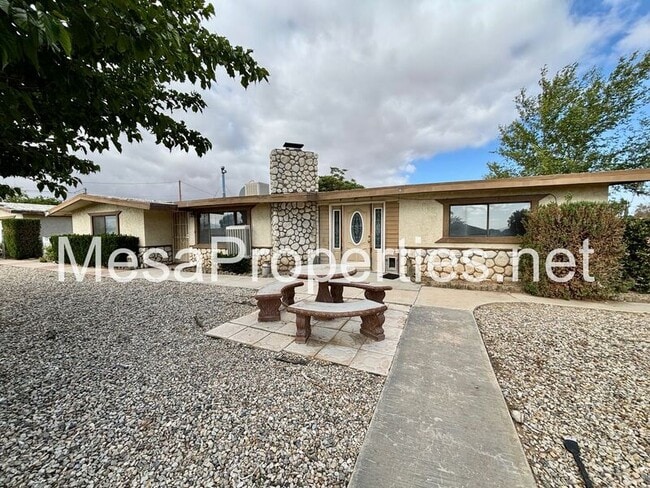Building Photo - 9964 Arroyo Ave