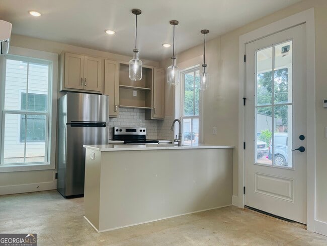 107 Gardenia Ln