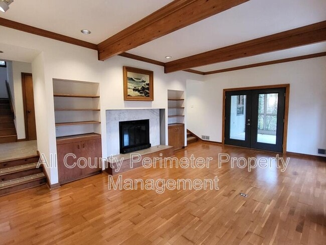 Photo - 2130 Starfire Dr NE