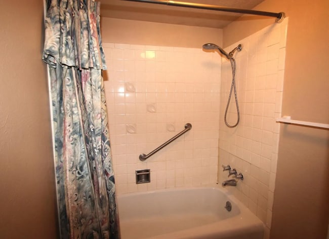 Photo - 1708 Sawyer Way