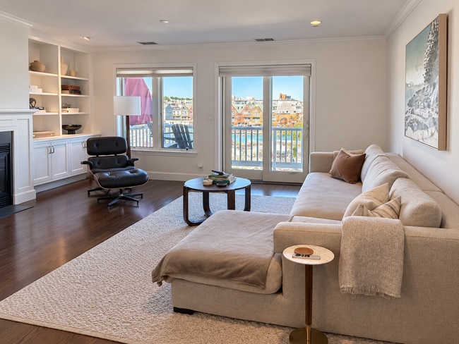 108 Chandlers Wharf