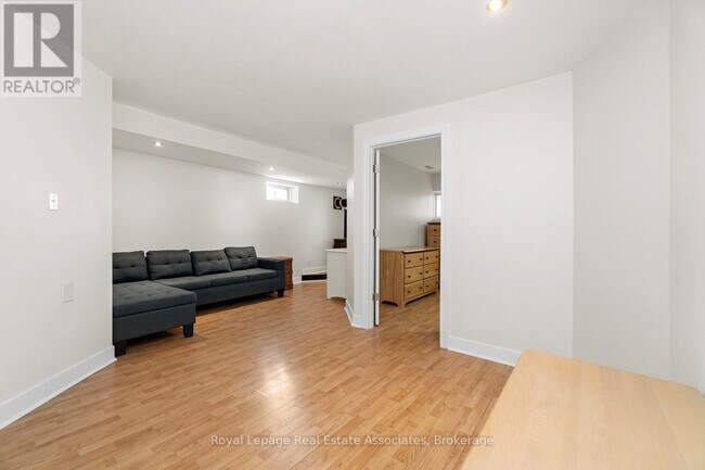 Photo - 7170 Para Pl