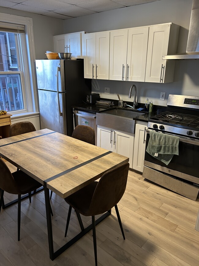 Photo - 135 Columbia St Unidad 2L Rental