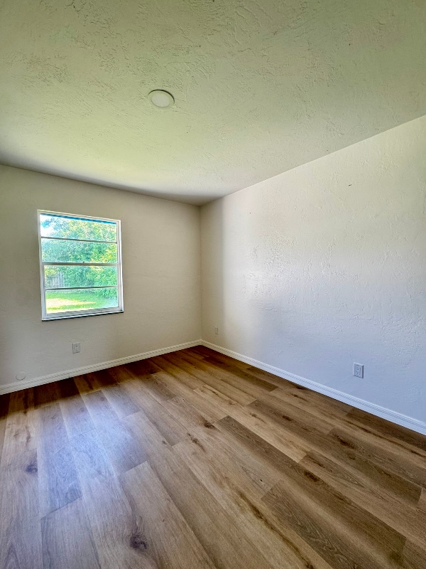 Photo - 1961 Academy St NE