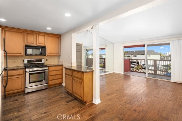 34121 Street of the Ruby Lantern